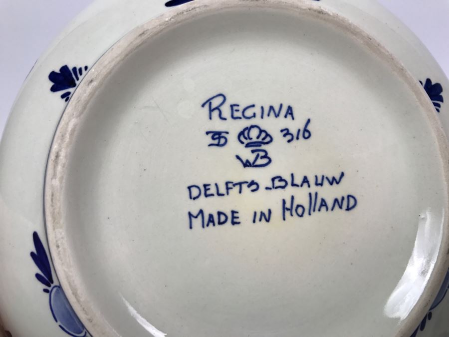 Collection Of Blue Delfts Holland And (2) Crocheted Doilies [Photo 16]