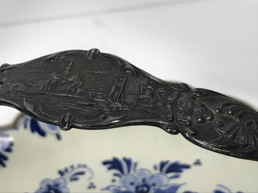 Collection Of Blue Delfts Holland And (2) Crocheted Doilies [Photo 12]