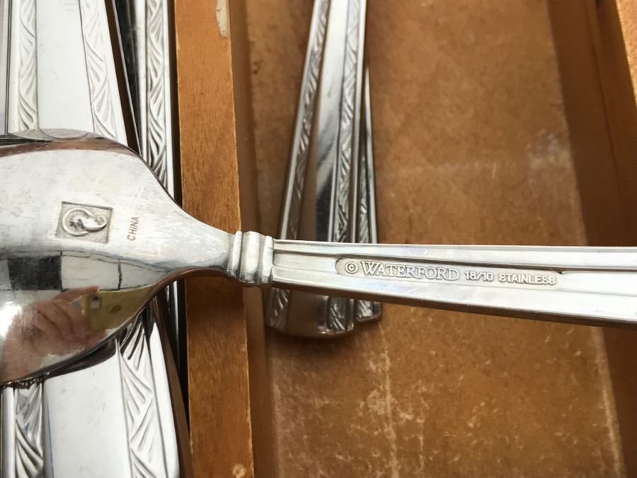 Waterford Stainless Flatware Set [Photo 5]