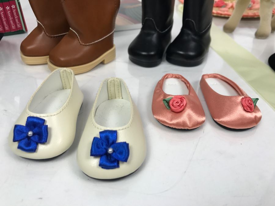 Large Collection Of American Girl Doll Clothes, Shoes, Accessories And Books [Photo 19]