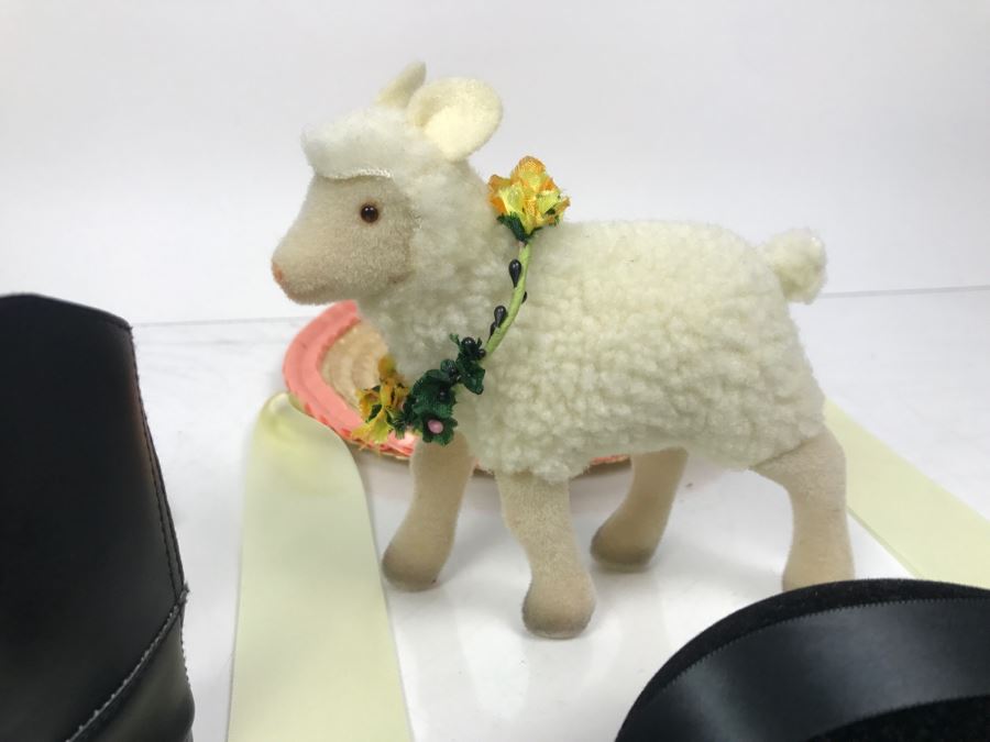 Large Collection Of American Girl Doll Clothes, Shoes, Accessories And Books [Photo 22]