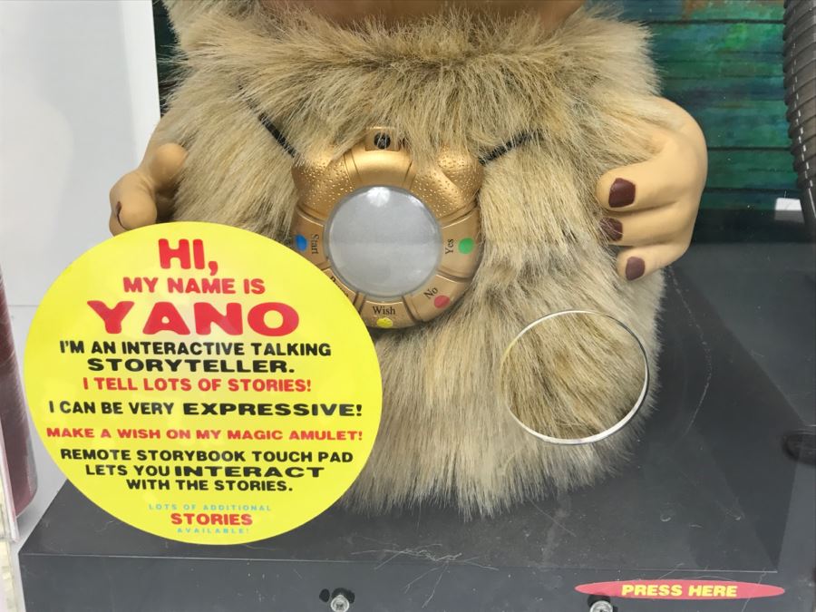 YANO Interactive Talking Storyteller Store Display Needs Batteries [Photo 5]