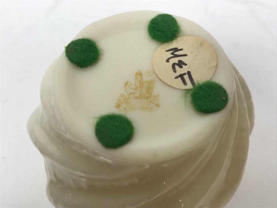 Asian Inkwell, Irish Belleek And Signed Porcelain [Photo 18]