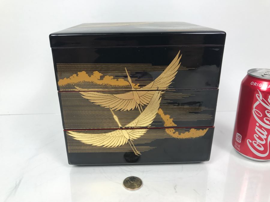 Japanese Stacking Lacquer Boxes [Photo 2]