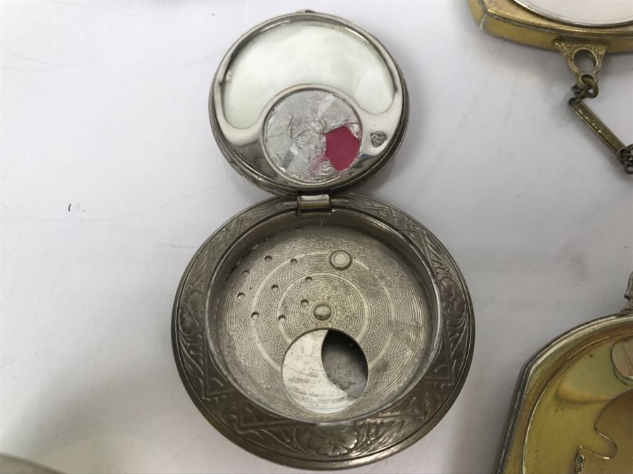 Collection Of Vintage Ladies Compacts [Photo 18]