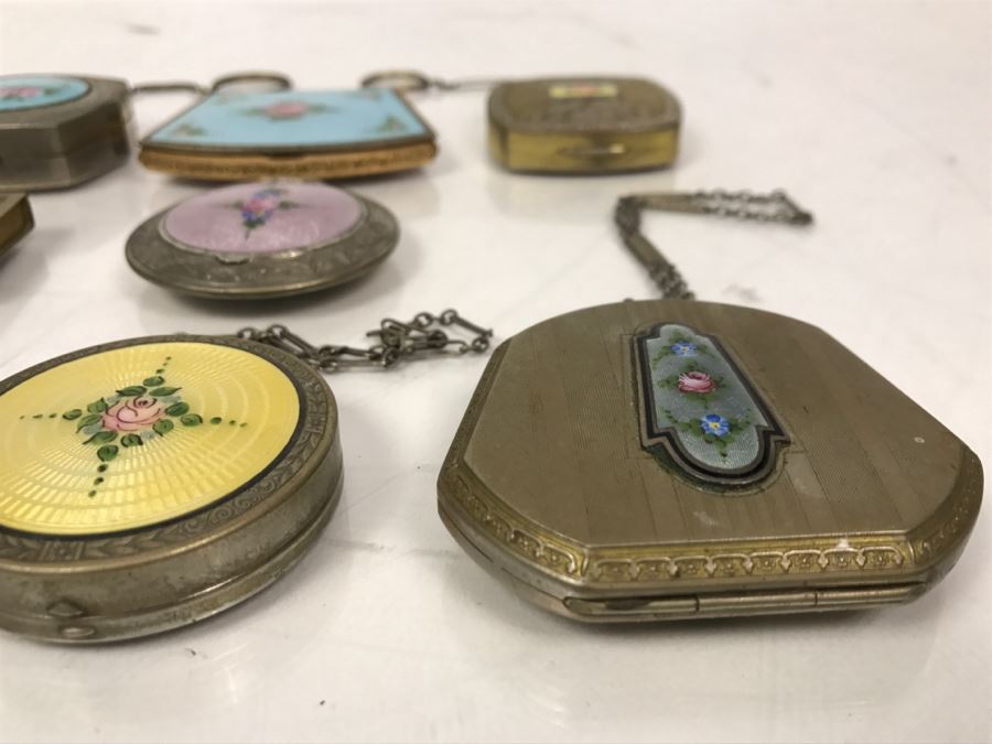 Collection Of Vintage Ladies Compacts [Photo 11]