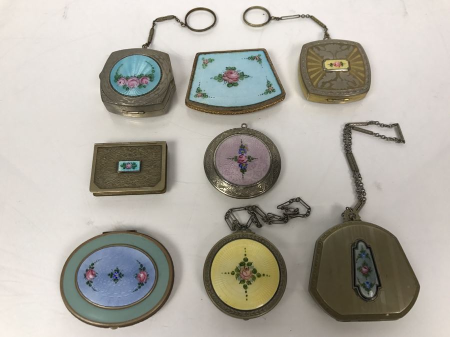 Collection Of Vintage Ladies Compacts [Photo 2]