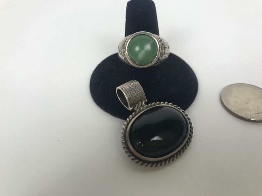 Vintage Sterling Silver Ring With Green Stone And Sterling Silver Black Onyx Pendant 21.2g