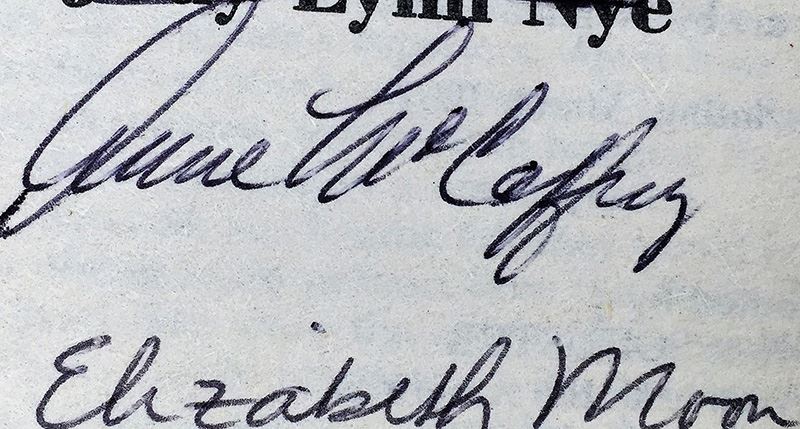 Anne McCaffrey Collection: Crisis on Doona, Sassinak, Generation Warriors, Dragonharper & Dragonfire (Pern/Crossroads Adventure) - Signed by Anne McCaffrey, Jody Lynn Nye & Elizabeth Moon [Photo 21]