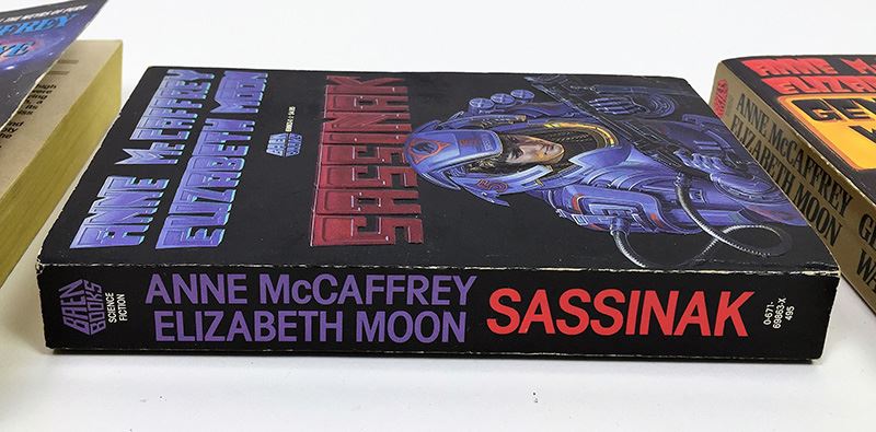 Anne McCaffrey Collection: Crisis on Doona, Sassinak, Generation Warriors, Dragonharper & Dragonfire (Pern/Crossroads Adventure) - Signed by Anne McCaffrey, Jody Lynn Nye & Elizabeth Moon [Photo 13]