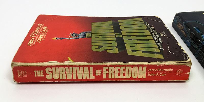 Jerry Pournelle Collection: Survival of Freedom, Black Holes & 20/20 Vision - Multiple Signatures: Jerry Pournelle, Norman Spinrad, Poul Anderson, Larry Niven, Harlan Ellison, Ursula K. Le Guin, Kevin O'Donnell, Jr., A.E. Van Vogt, etc. [Photo 4]