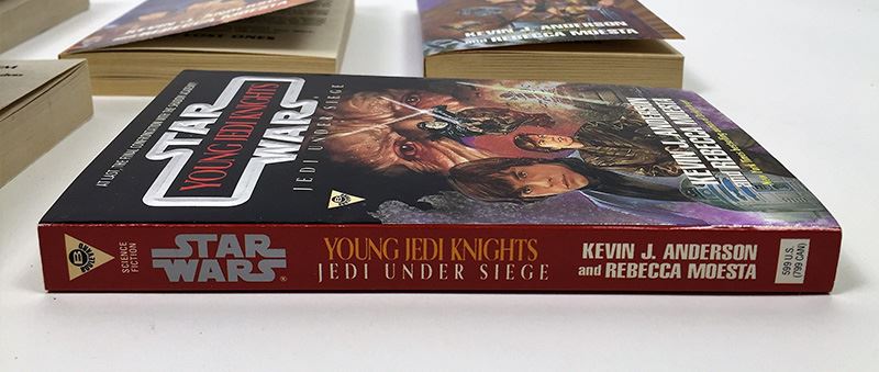 Kevin J. Anderson & Rebecca Moesta Collection: Star Wars: Young Jedi Knights: Heirs of the Force, Shadow Academy, The Lost Ones, Lightsaber & Jedi Under Siege - Signed by Kevin J. Anderson & Rebecca Moesta [Photo 28]