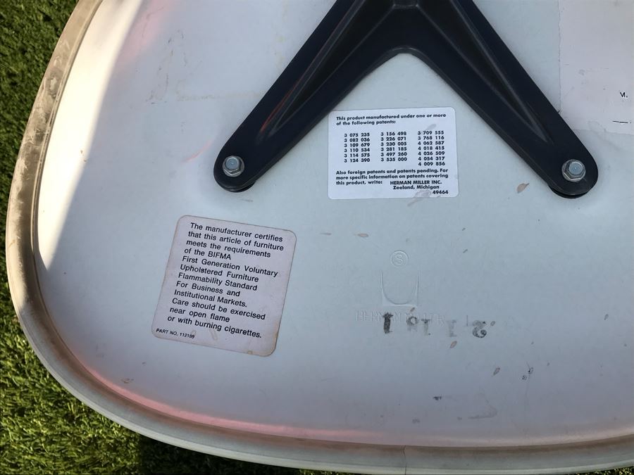 Set Of (6) Herman Miller Charles Eames Fiberglass Swivel Shell Chairs Office Desk Red Vinyl Aluminum Base [Photo 2]