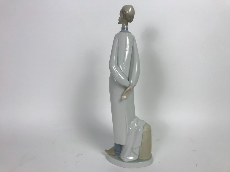Lladro 4602 Doctor Medico Figurine 13 1/2' [Photo 7]