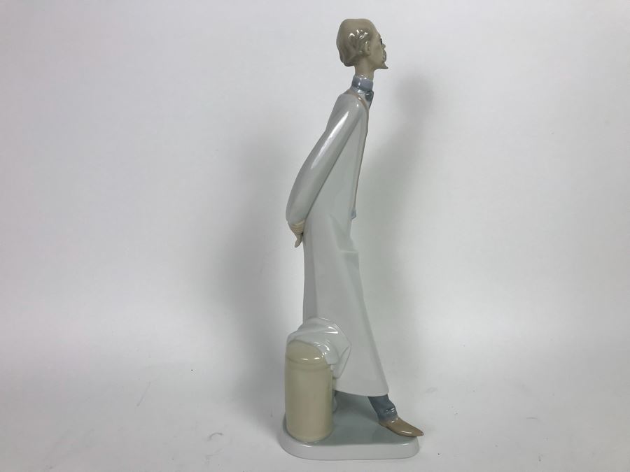 Lladro 4602 Doctor Medico Figurine 13 1/2' [Photo 6]
