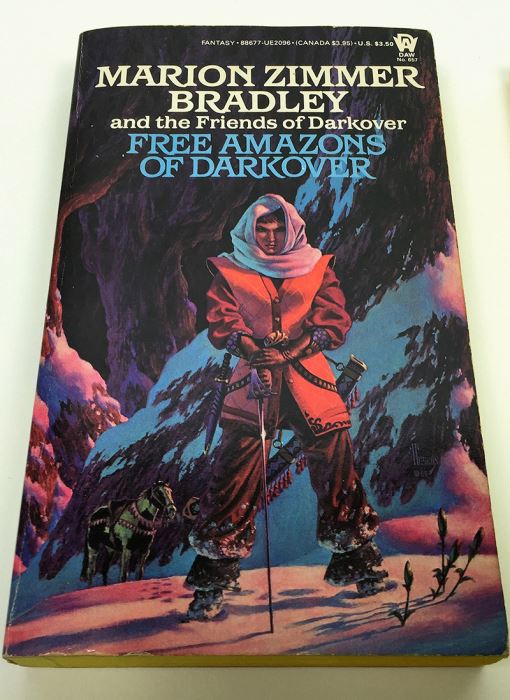 Marion Zimmer Bradley Collection: Friends of Darkover Series: Free Amazons of Darkover & The Keeper's Price; Greyhaven: An Anthology of Fantasy - Multiple Signatures: Marion Zimmer Bradley, Diana L. Paxson, Elizabeth Waters, Mercedes Lackey, etc. [Photo 2]