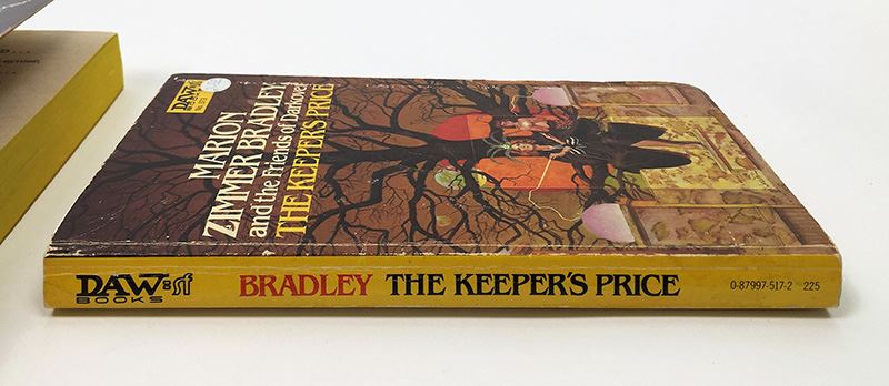 Marion Zimmer Bradley Collection: Friends of Darkover Series: Free Amazons of Darkover & The Keeper's Price; Greyhaven: An Anthology of Fantasy - Multiple Signatures: Marion Zimmer Bradley, Diana L. Paxson, Elizabeth Waters, Mercedes Lackey, etc. [Photo 18]