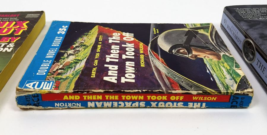 Sioux Spaceman/And Then the Town Took Off; Signed: Phoenix Without Ashes - Edward Bryant & Harlan Ellison; The Silver Wolf - Alice Borchardt; robots & changelings - Lester del Rey; The Year of the Quiet Sun - Wilson Tucker & Time Tours - William F. Wu  [Photo 16]