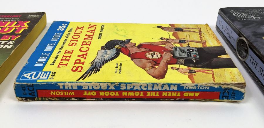 Sioux Spaceman/And Then the Town Took Off; Signed: Phoenix Without Ashes - Edward Bryant & Harlan Ellison; The Silver Wolf - Alice Borchardt; robots & changelings - Lester del Rey; The Year of the Quiet Sun - Wilson Tucker & Time Tours - William F. Wu  [Photo 14]