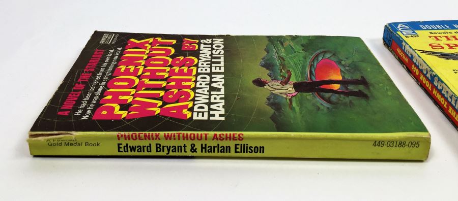 Sioux Spaceman/And Then the Town Took Off; Signed: Phoenix Without Ashes - Edward Bryant & Harlan Ellison; The Silver Wolf - Alice Borchardt; robots & changelings - Lester del Rey; The Year of the Quiet Sun - Wilson Tucker & Time Tours - William F. Wu  [Photo 8]