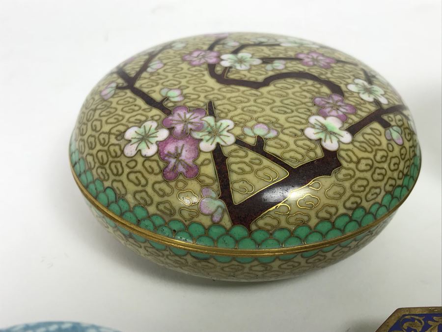 Collection Of Trinket Boxes And Ladies Compacts Porcelain, Cloisonne, Alabaster [Photo 14]