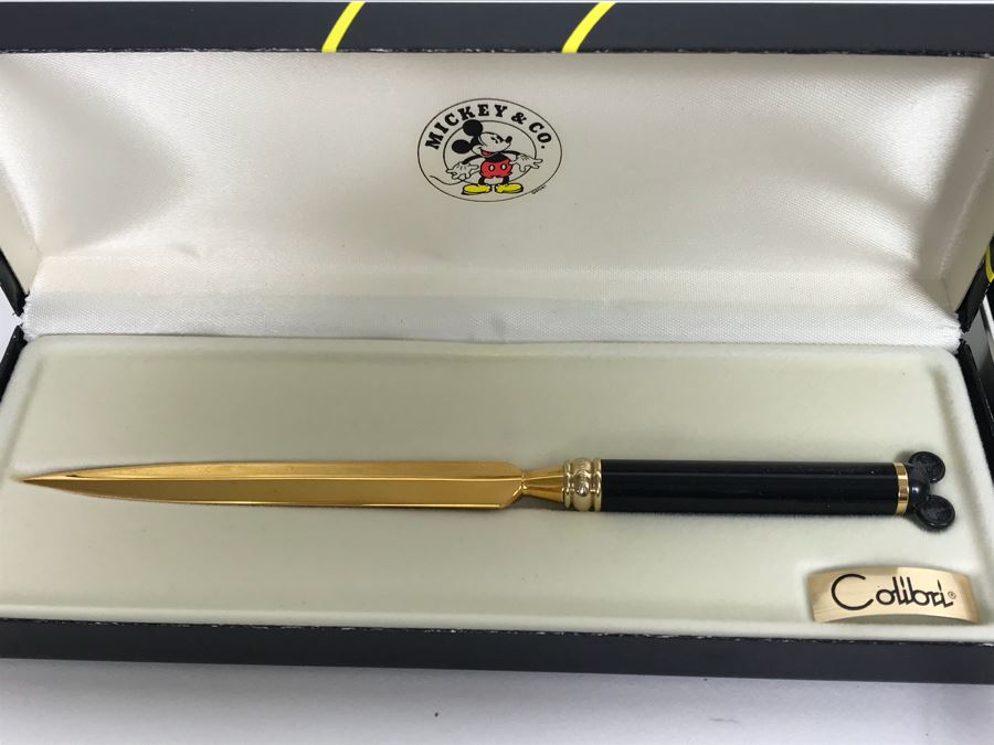 Disney’s Toy Story Fossil Limited Ed Watch, Toy Story Buzz Lightyear Watch, Nightmare Before Christmas Watch, Disneyland Main Street Electrical Parade, Coke Bottle And More [Photo 22]