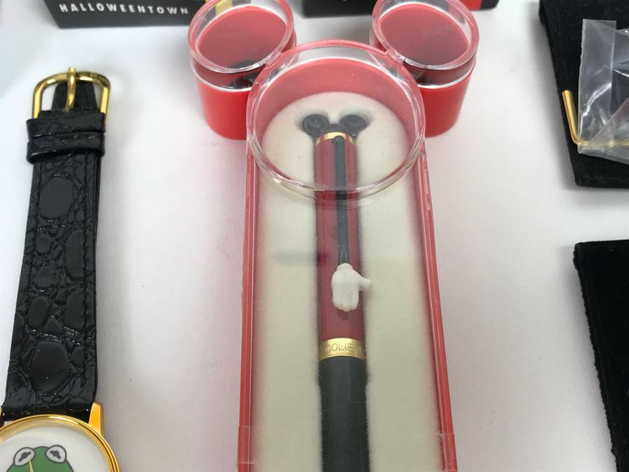Disney’s The Black Cauldron Watch, Kermit The Frog Watch, Beauty And The Beast Watch, Aladdin Watch, Nightmare Before Christmas Watch, Box Full Of Mickey Mouse 60 Year Pins And More [Photo 17]
