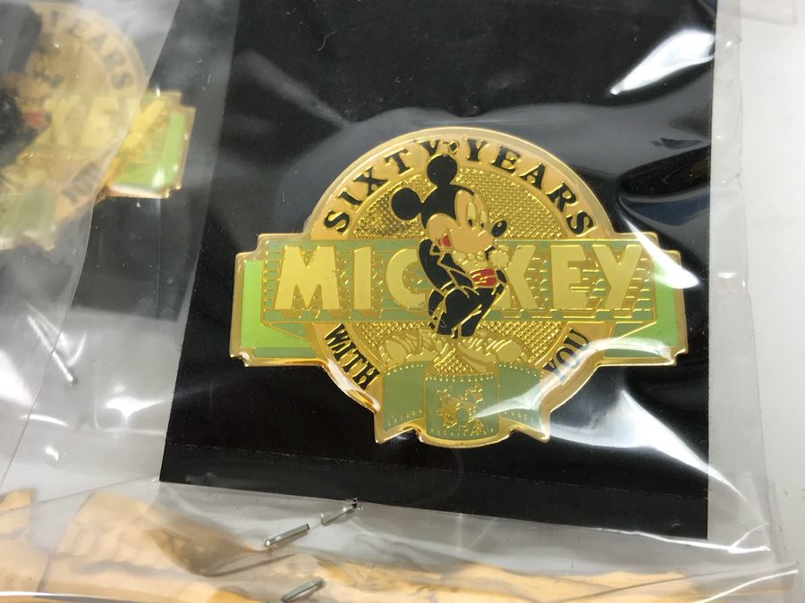 Sealed SkyBox Disney’s Toy Story And The Lion King Trading Card Sets, Mickey Mouse 60 Year Pins And More [Photo 18]