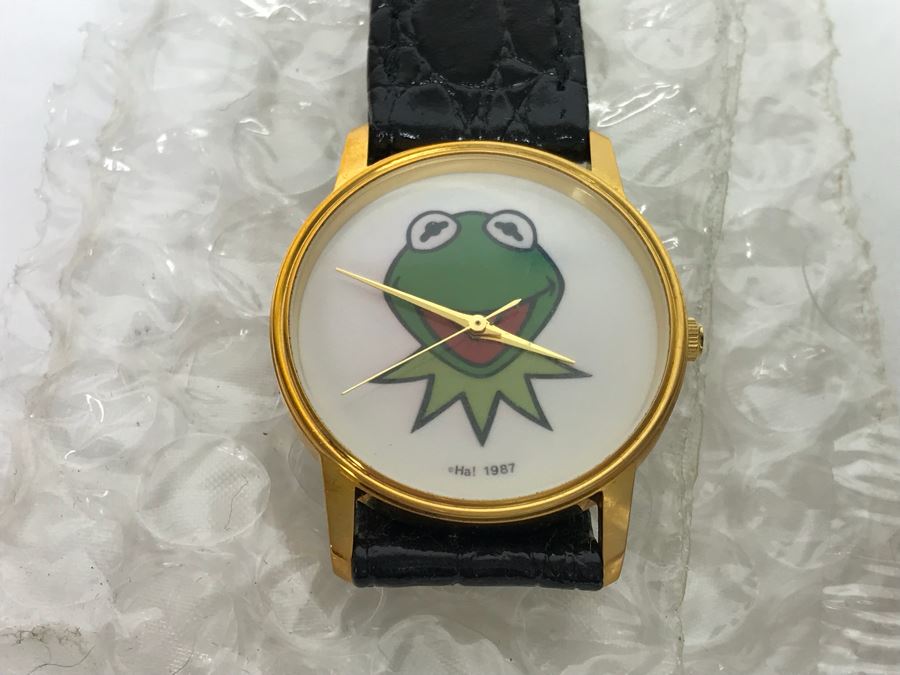 Mickey Mouse Pen, Kermit The Frog Watch, Winnie The Pooh Plate, Collection Of Pogs And More [Photo 8]