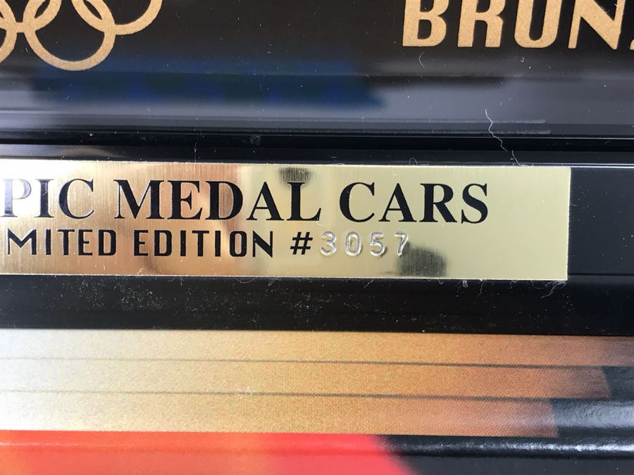Vintage 1996 Mattel Hot Wheels Limited Edition Corvettes #3,057 Olympic Medals Cars FAO Schwarz With Box [Photo 9]