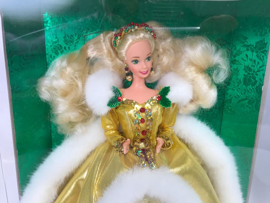 Set Of (3) Mattel Happy Holidays Barbie Dolls In Boxes 1429, 12155, 15646 [Photo 11]