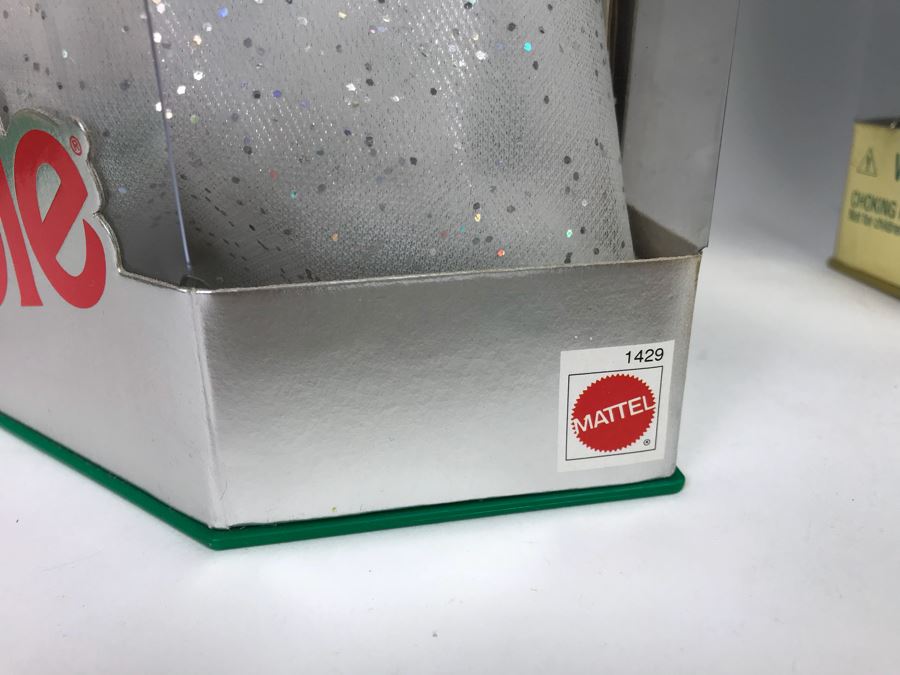 Set Of (3) Mattel Happy Holidays Barbie Dolls In Boxes 1429, 12155, 15646 [Photo 8]