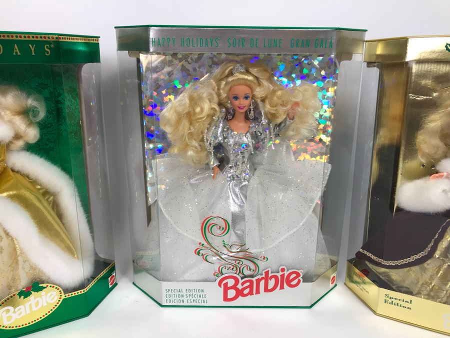 Set Of (3) Mattel Happy Holidays Barbie Dolls In Boxes 1429, 12155, 15646 [Photo 3]