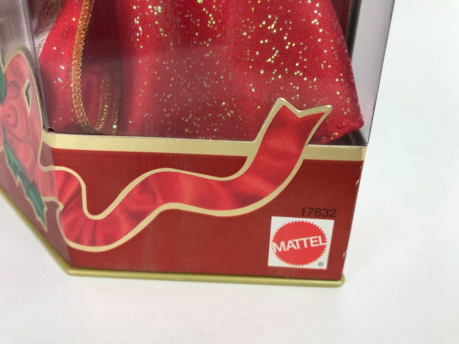 Set Of (4) Mattel Barbie Dolls: Special Millennium Edition 24154, Wedding Day Barbie 17119, Disney’s 101 Dalmatians Cruella De Vil 16295, Happy Holidays Barbie 17832 [Photo 25]