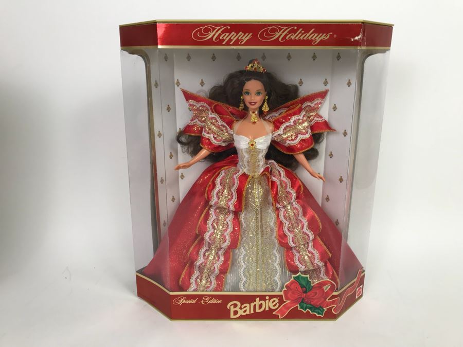 Set Of (4) Mattel Barbie Dolls: Special Millennium Edition 24154, Wedding Day Barbie 17119, Disney’s 101 Dalmatians Cruella De Vil 16295, Happy Holidays Barbie 17832 [Photo 22]