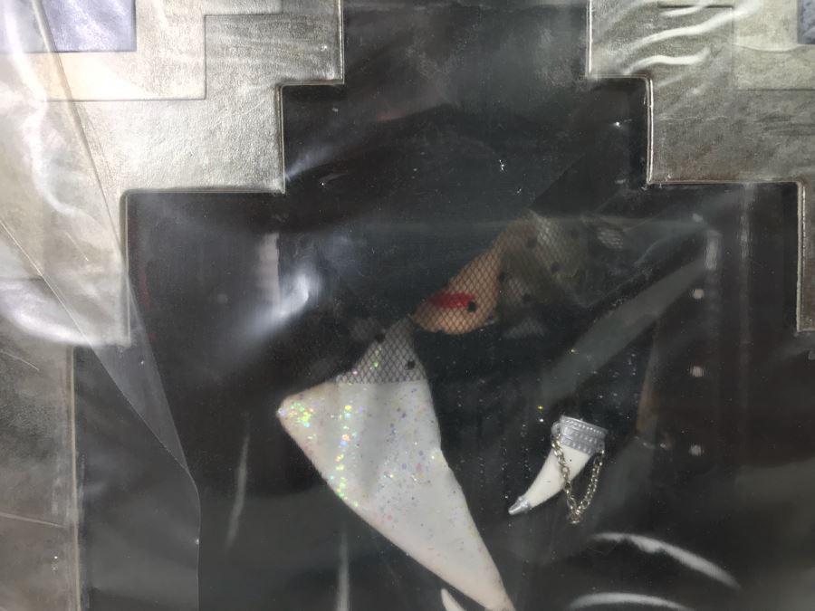 Set Of (4) Mattel Barbie Dolls: Special Millennium Edition 24154, Wedding Day Barbie 17119, Disney’s 101 Dalmatians Cruella De Vil 16295, Happy Holidays Barbie 17832 [Photo 19]