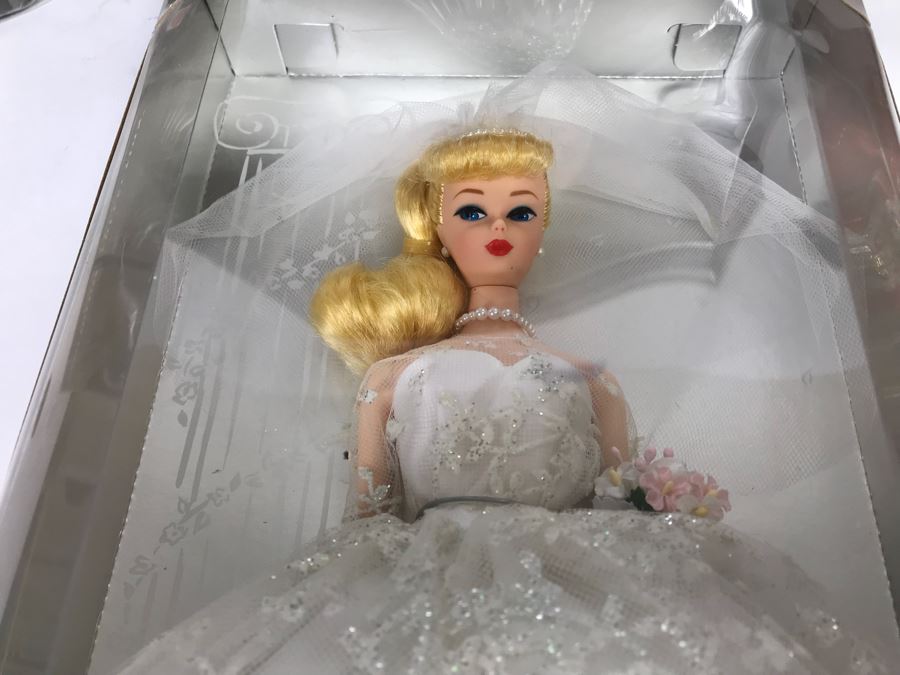 Set Of (4) Mattel Barbie Dolls: Special Millennium Edition 24154, Wedding Day Barbie 17119, Disney’s 101 Dalmatians Cruella De Vil 16295, Happy Holidays Barbie 17832 [Photo 4]