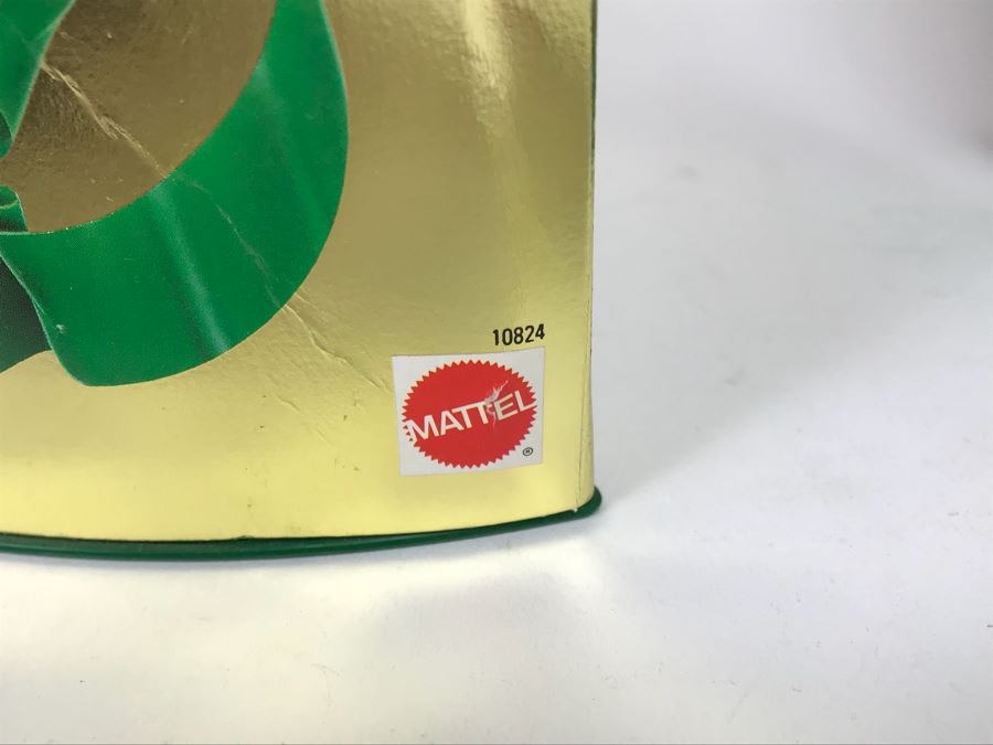 Set Of (4) Mattel Barbie Dolls: Disney’s 101 Dalmatians Cruella De Vil 16295, Happy Holidays Barbie 10824, 20200, 12155 [Photo 10]