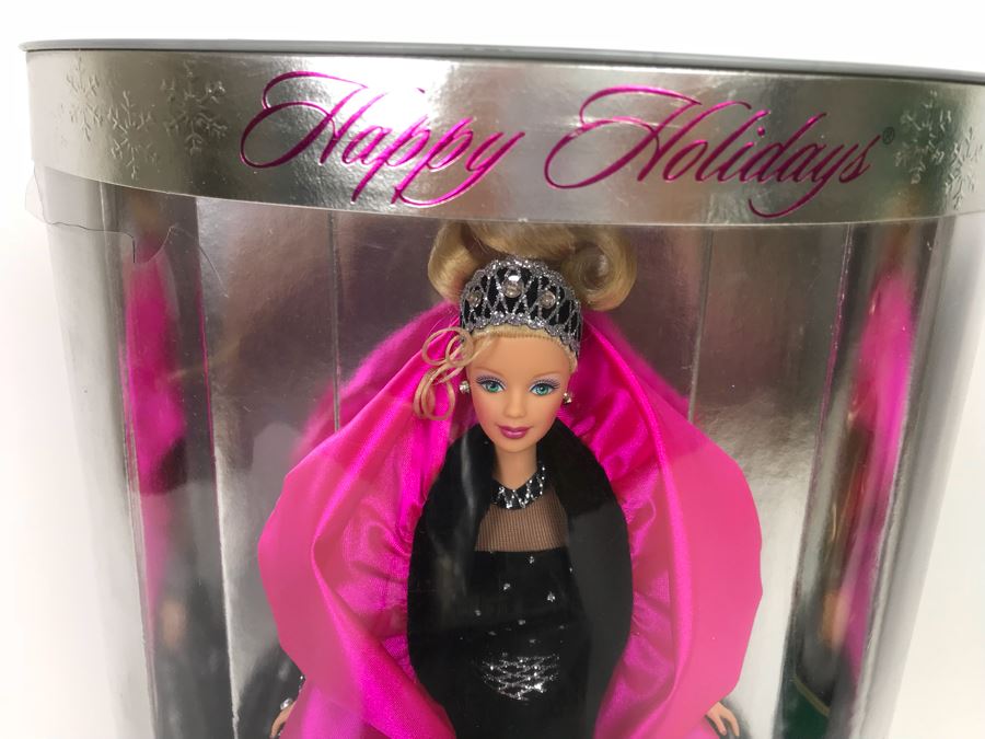 Set Of (4) Mattel Barbie Dolls: Disney’s 101 Dalmatians Cruella De Vil 16295, Happy Holidays Barbie 10824, 20200, 12155 [Photo 13]