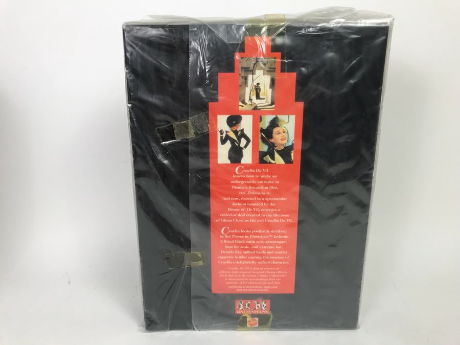 Set Of (4) Mattel Barbie Dolls: Disney’s 101 Dalmatians Cruella De Vil 16295, Happy Holidays Barbie 10824, 20200, 12155 [Photo 26]