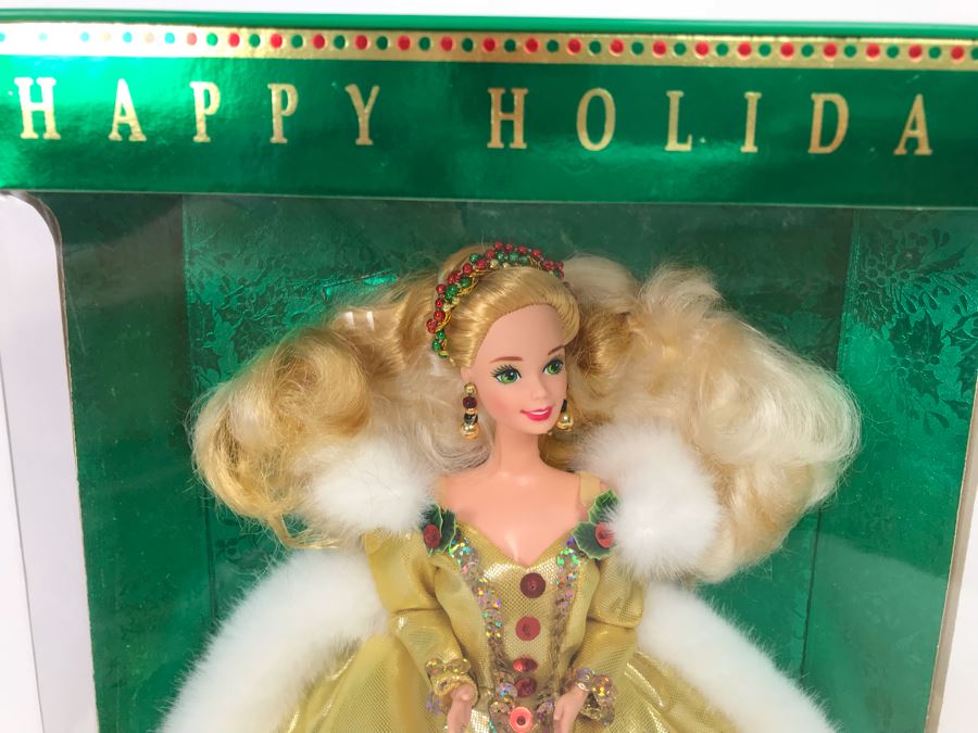 Set Of (4) Mattel Barbie Dolls: Disney’s 101 Dalmatians Cruella De Vil 16295, Happy Holidays Barbie 10824, 20200, 12155 [Photo 18]