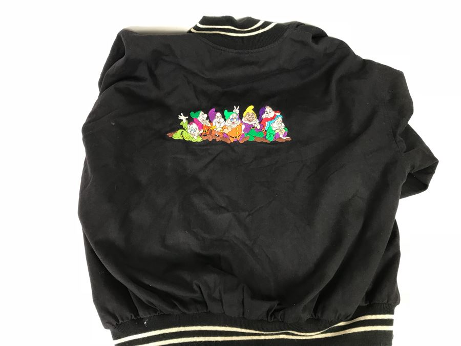 XL Walt Disney’s Masterpiece Snow White And The Seven Dwarfs Exclusive Employee Jacket [Photo 2]