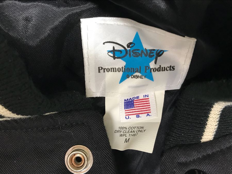 M Walt Disney’s Masterpiece Snow White And The Seven Dwarfs Exclusive Employee Jacket [Photo 5]