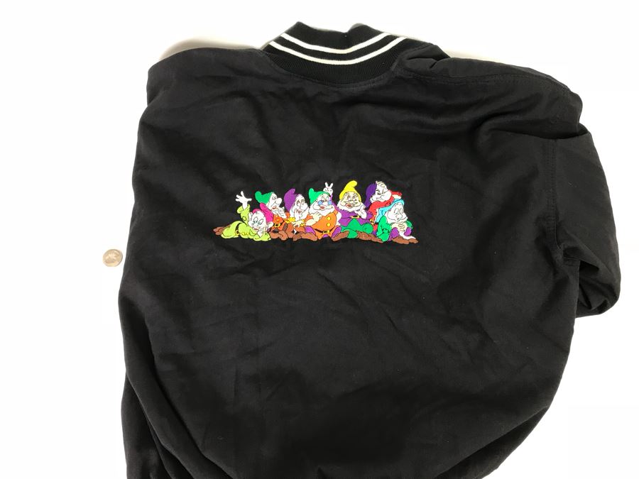 M Walt Disney’s Masterpiece Snow White And The Seven Dwarfs Exclusive Employee Jacket [Photo 2]