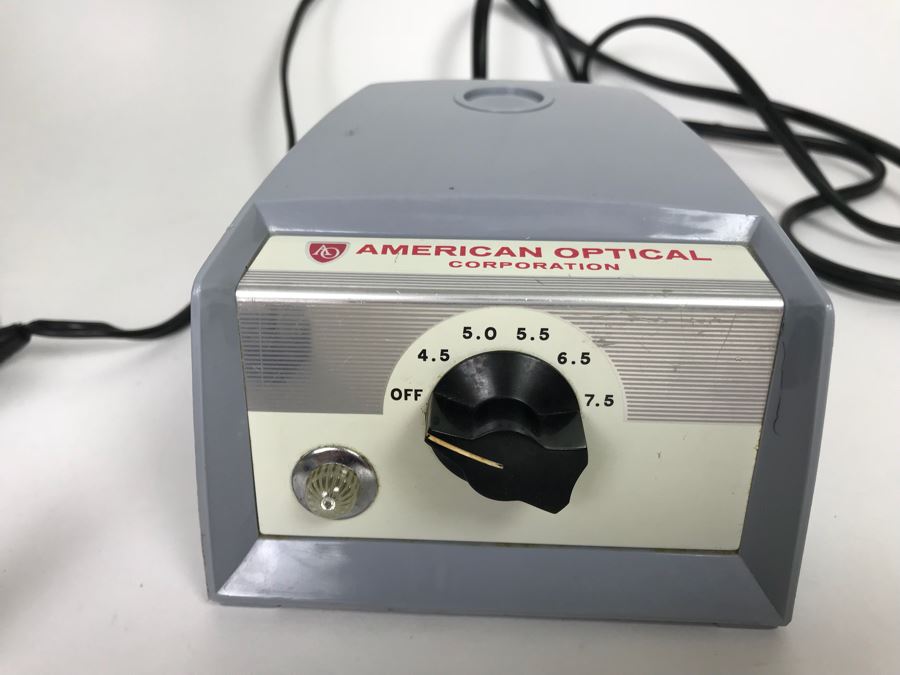 Series 10 MICROSTAR Advanced Laboratory Microscope By American Optical Corporation With Reference Manual  [Photo 18]