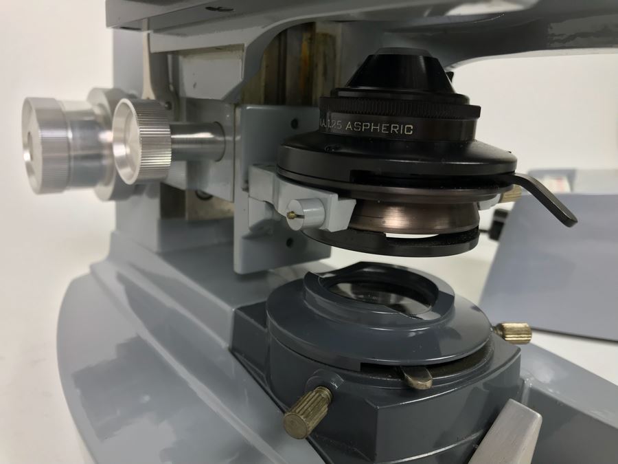 Series 10 MICROSTAR Advanced Laboratory Microscope By American Optical Corporation With Reference Manual  [Photo 27]