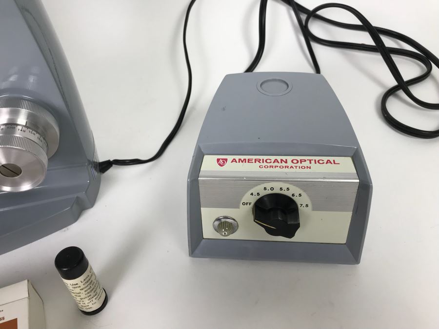 Series 10 MICROSTAR Advanced Laboratory Microscope By American Optical Corporation With Reference Manual  [Photo 19]