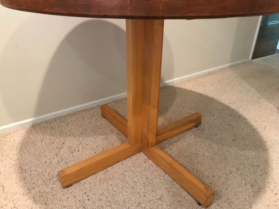 3' Round Oak Butcher Block Pedestal Table [Photo 6]