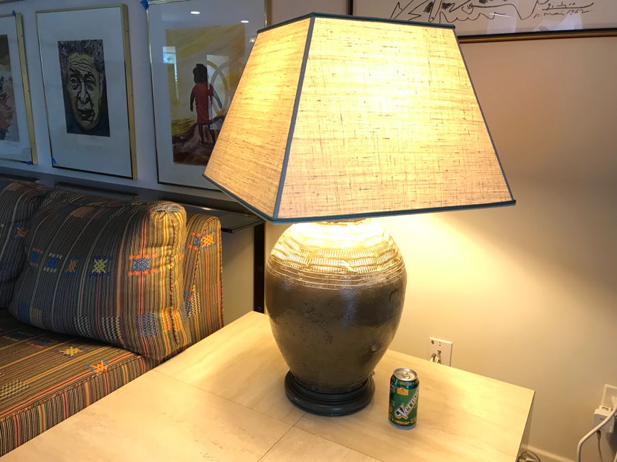Green Pottery Table Lamp [Photo 3]