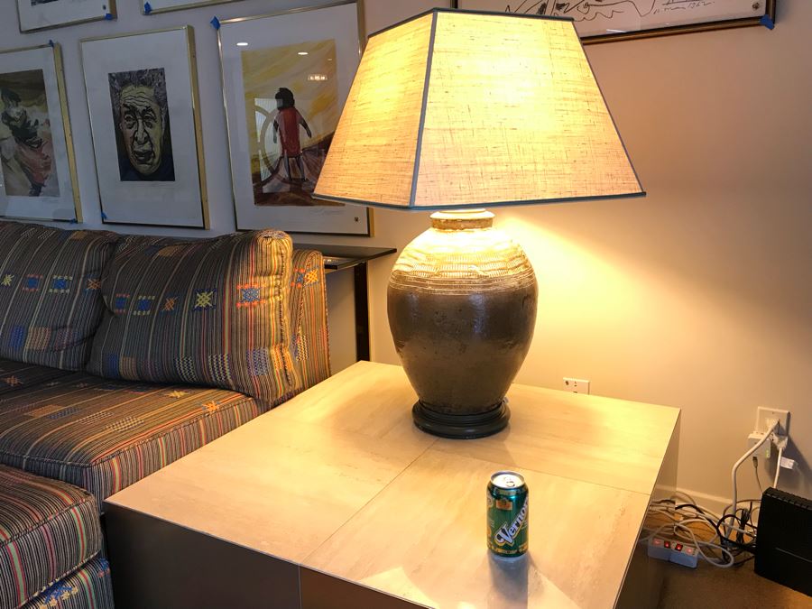 Green Pottery Table Lamp [Photo 2]